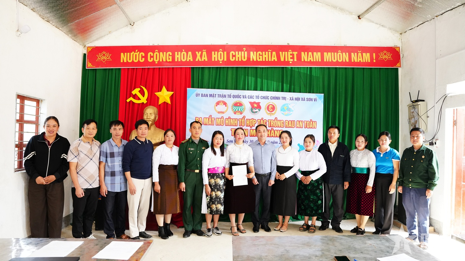 Xã Sơn Vĩ (Tuyên Quang) ra mắt Tổ hợp tác trồng rau an toàn

